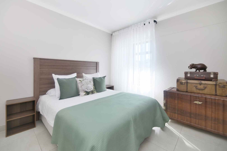 9 Bedroom Property for Sale in Westcliff Western Cape